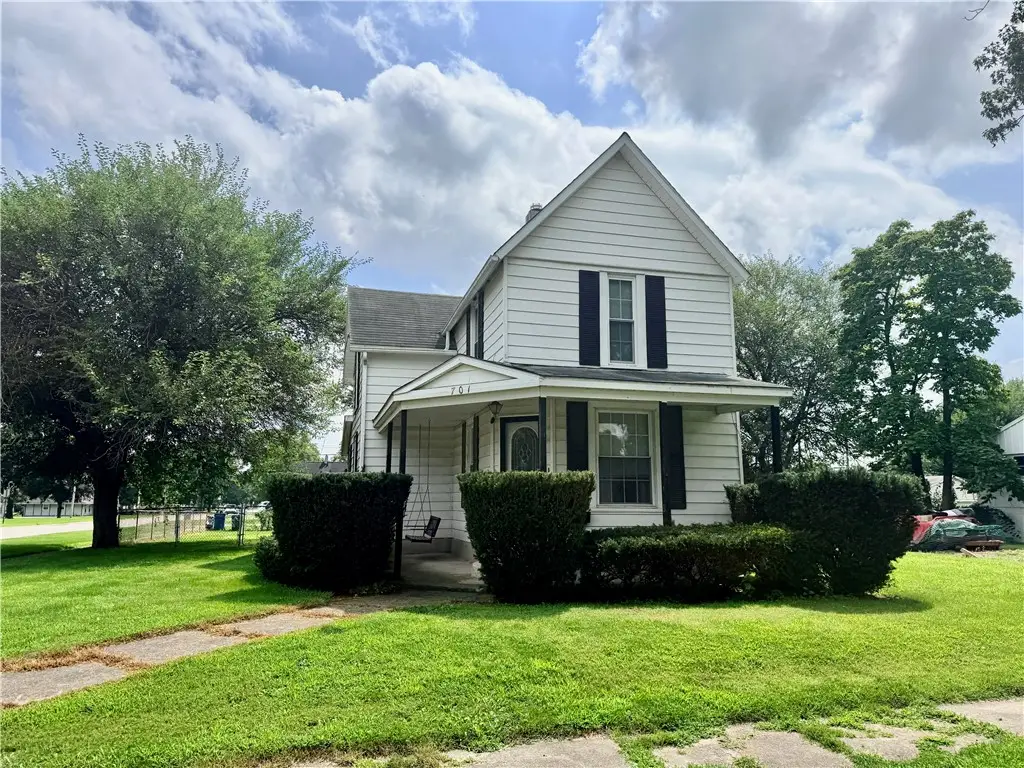 701 W Washington Street, Hoopeston, IL 60942 - #1