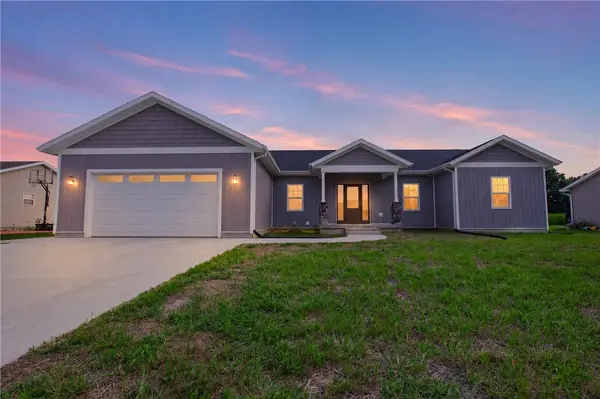 9877 E Bloomfield Hills Drive, Effingham, IL 62401