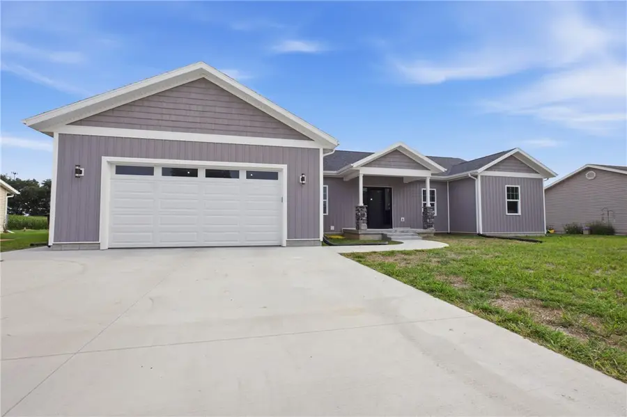 9877 E Bloomfield Hills Drive, Effingham, IL 62401 - #2