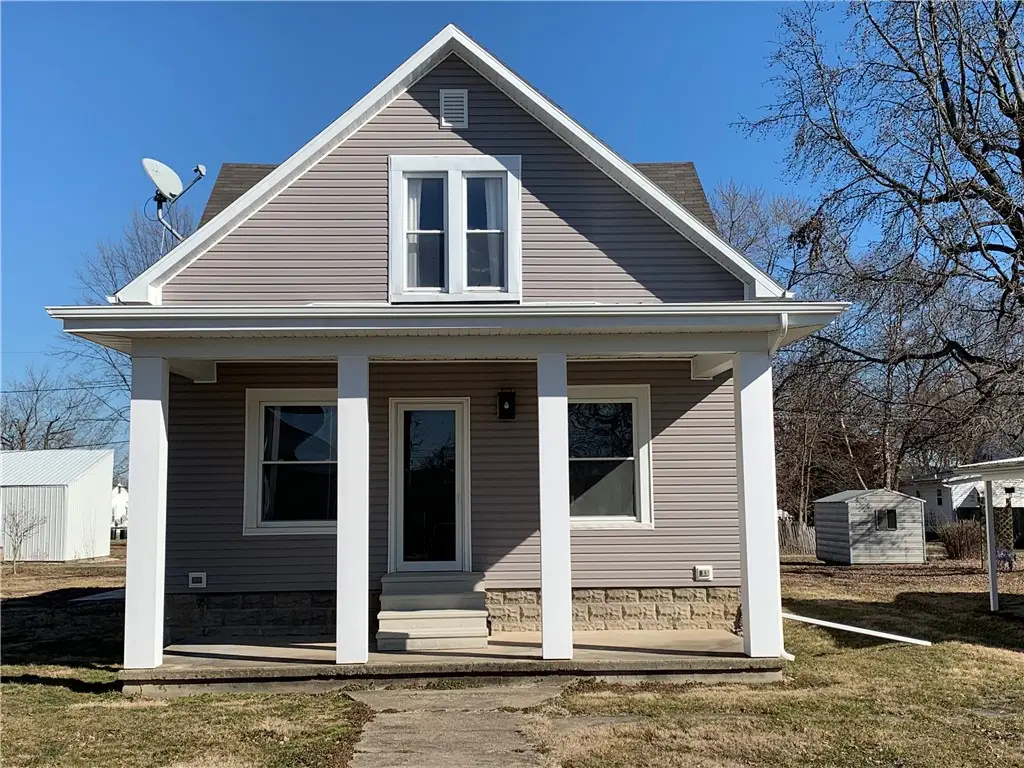 111 N Edwards Street, Altamont, IL 62411 - #1