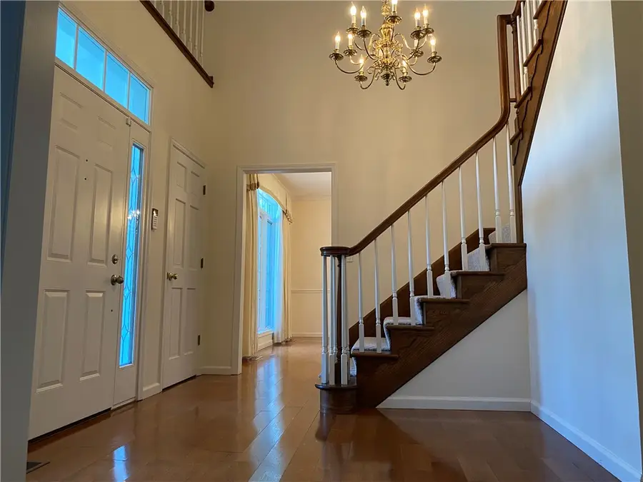 1008 Williamsburg Drive, Charleston, IL 61920 - #3