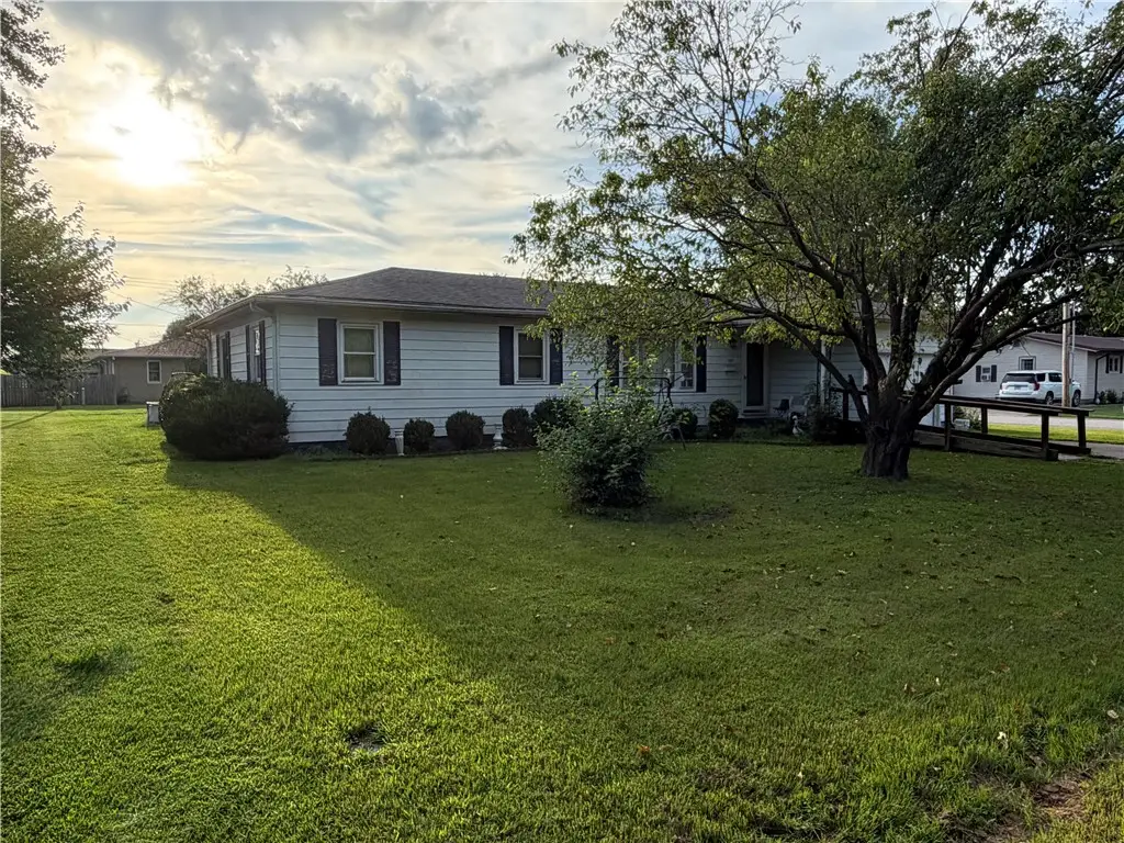 1301 Willow Drive, Robinson, IL 62454 - #1