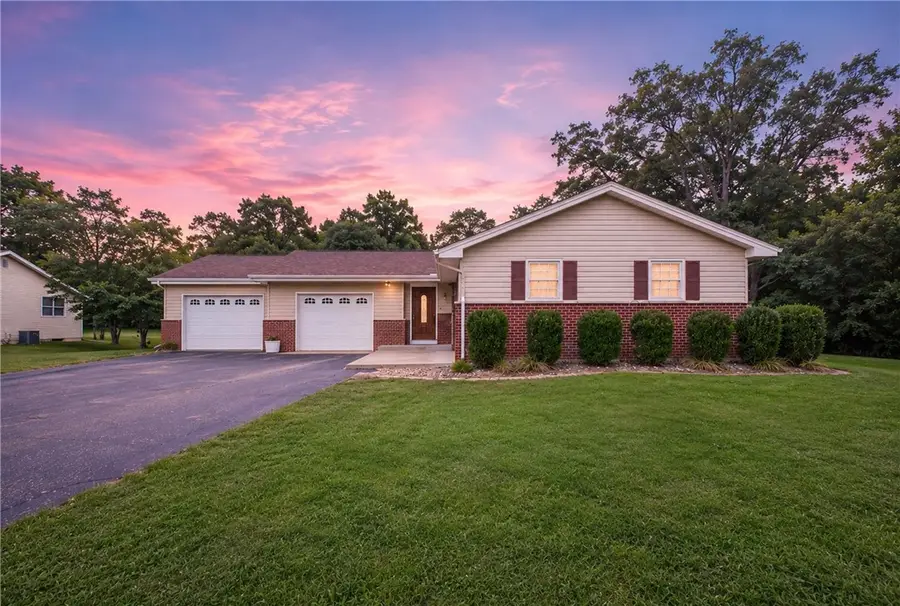 2825 4th Street, Charleston, IL 61920 - #2