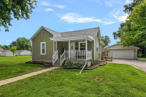 913 E 1st Street, Pana, IL 62557