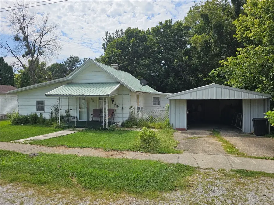 307 N Columbia Street, Greenup, IL 62428 - #3
