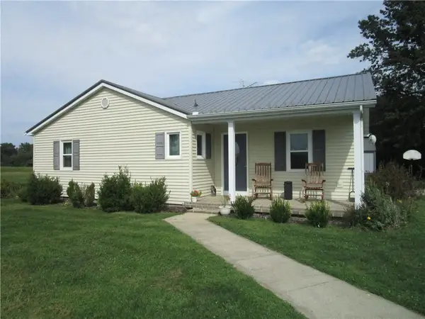 950 N 800 East Road, Tower Hill, IL 62571