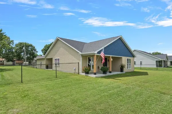 108 E North 2nd Street, Findlay, IL 62534