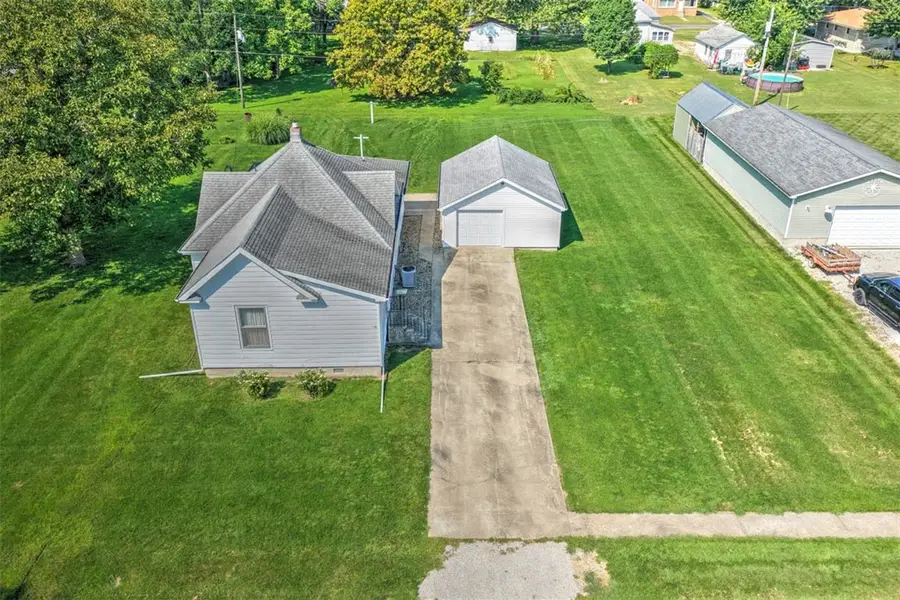211 S Locust Street, Stonington, IL 62567 - #2