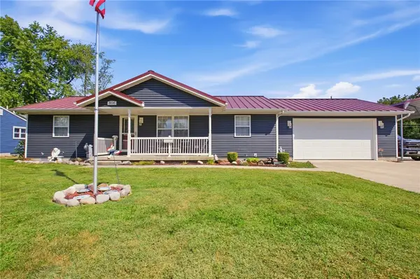 806 S Rosewood Street, Effingham, IL 62401