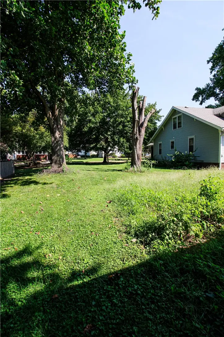 1305 Marshall Avenue, Mattoon, IL 61938 - #2