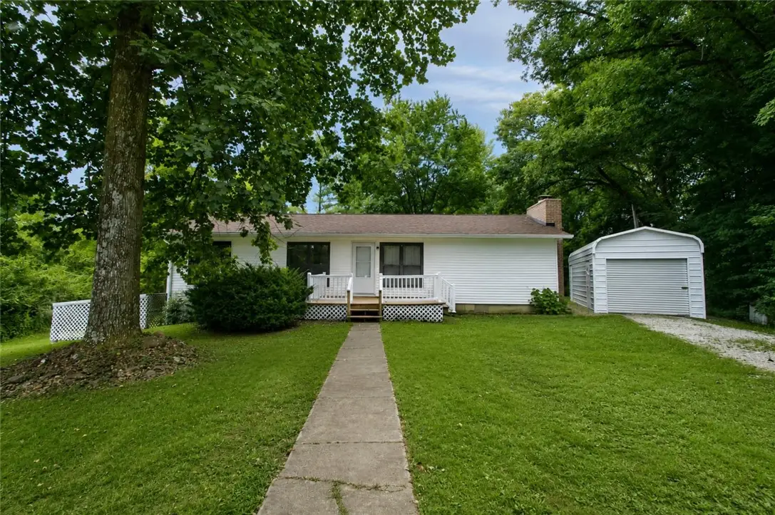 20576 1000th Street, Hidalgo, IL 62432 - #1