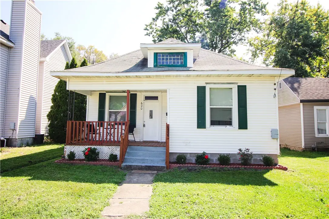 620 14th Street, Mattoon, IL 61938 - #1