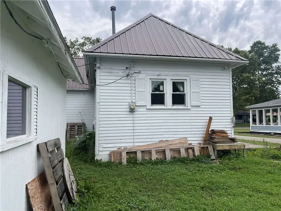 113 W Washington Street, Oakland, IL 61943 - #2