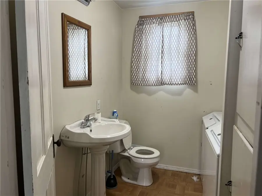 113 W Washington Street, Oakland, IL 61943 - #3