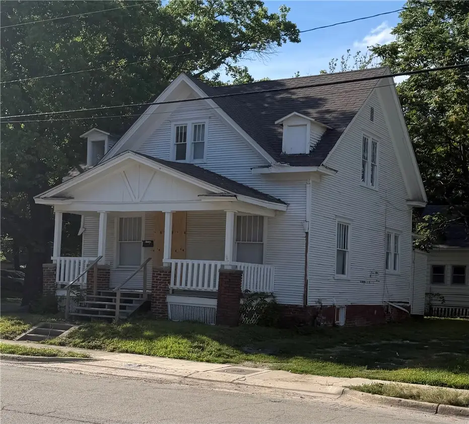 680 W Grand Avenue, Decatur, IL 62526 - #1
