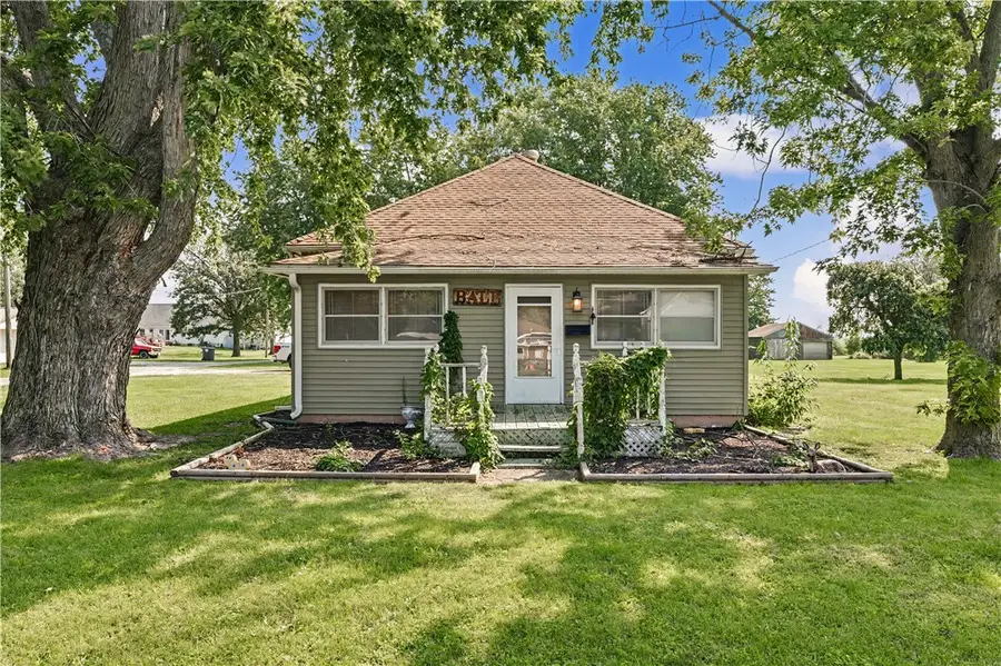 603 N English Street, Sidell, IL 61876 - #3