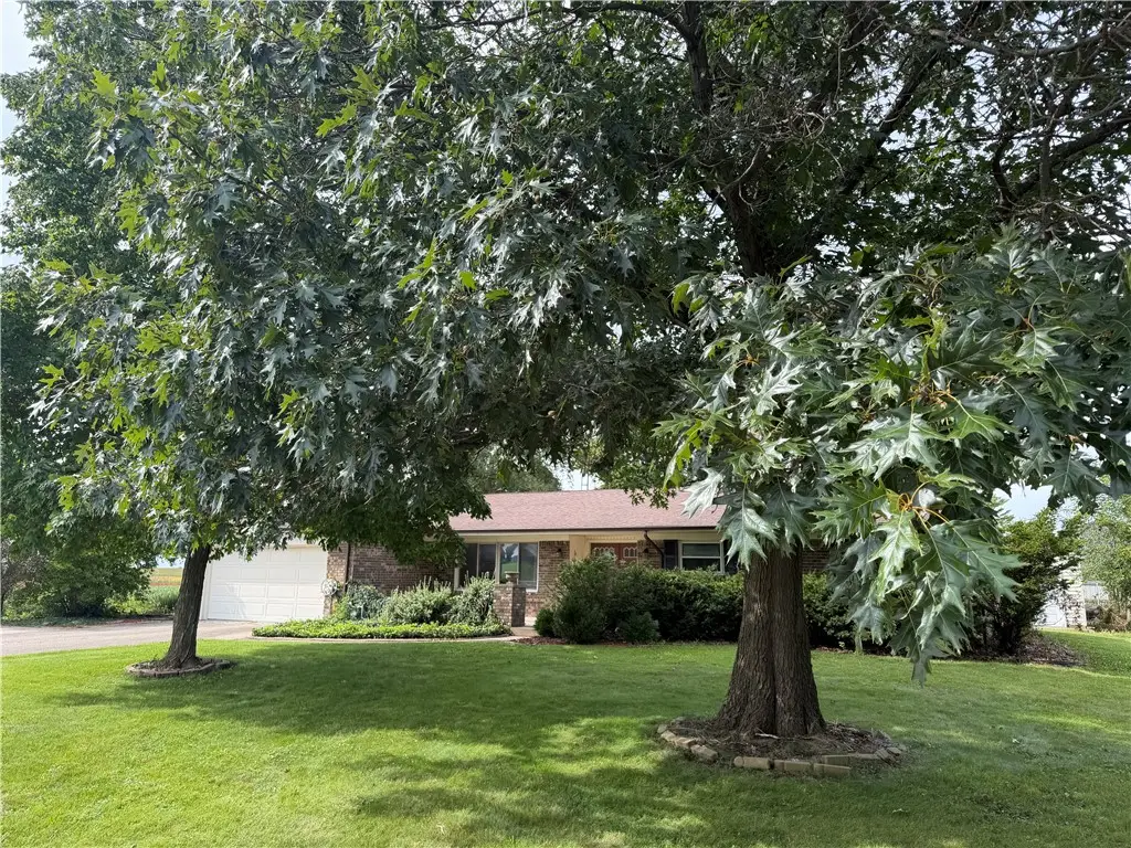 207 Oak Street, Fairmount, IL 61841 - #1