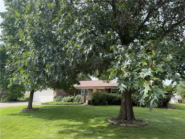 207 Oak Street, Fairmount, IL 61841