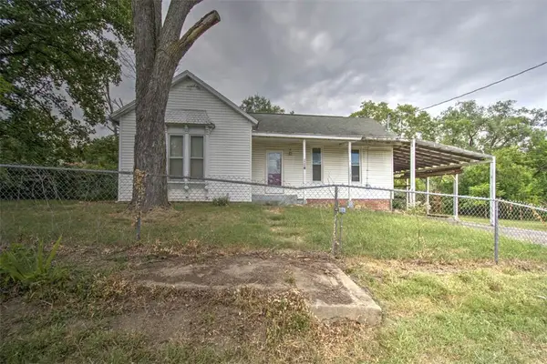 114 Auxillary Street, Bethany, IL 61914