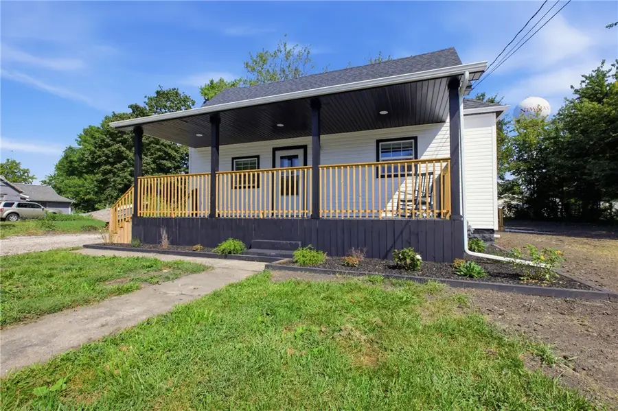 609 W Green Street, Newman, IL 61942 - #2