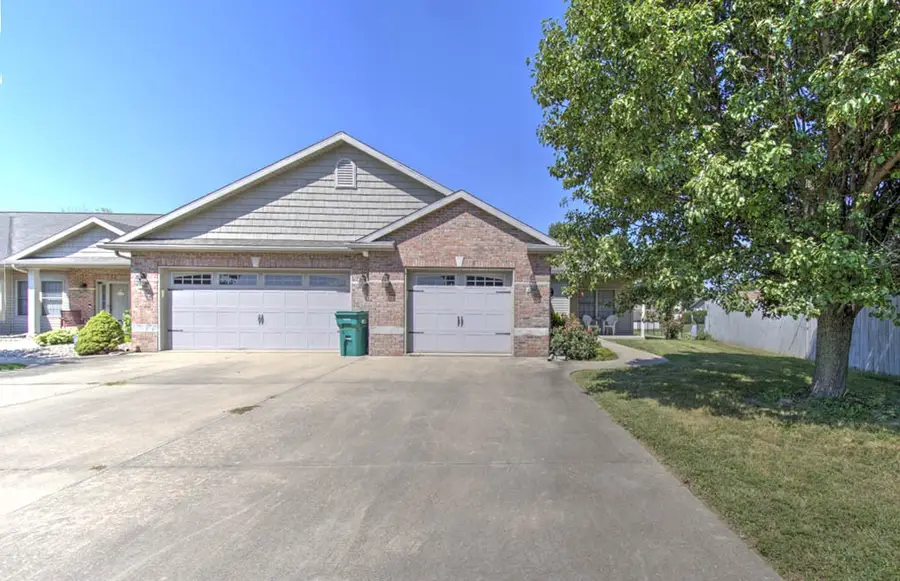 1354 Kays Court, Mount Zion, IL 62549 - #2
