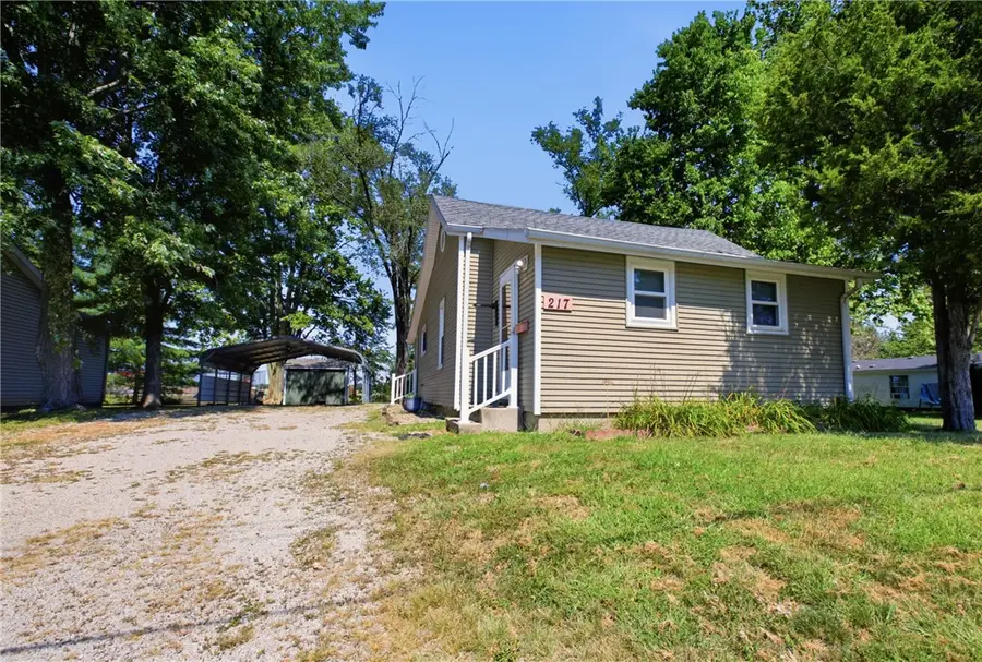 217 W Vine Avenue, Charleston, IL 61920 - #2