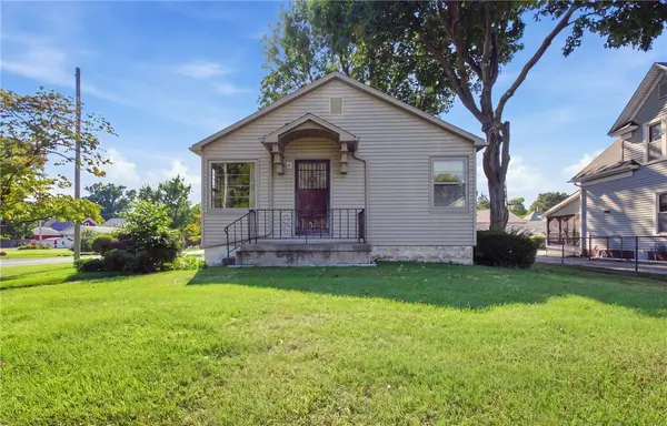 1021 S 15th Street, Mattoon, IL 61938