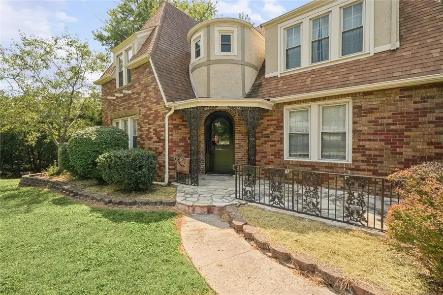 8 Montgomery Place, Decatur, IL 62522 - #2