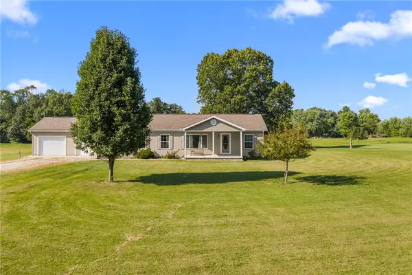15084 E Us-40, Marshall, IL 62441