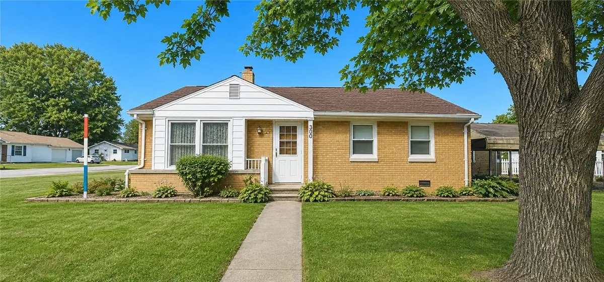 300 S Columbia Street, Greenup, IL 62428 - #1
