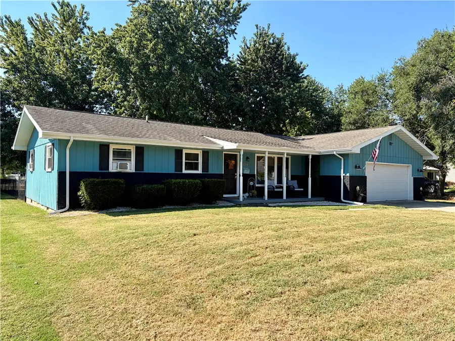 327 W Samuel Street, Assumption, IL 62510 - #2