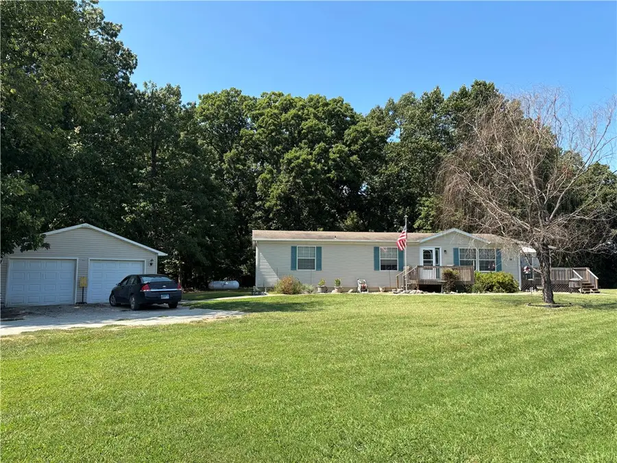 2121 E 1500 North Road, Shelbyville, IL 62565 - #2