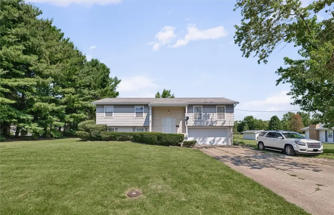 504 W Charleston Road, Ashmore, IL 61912 - #1