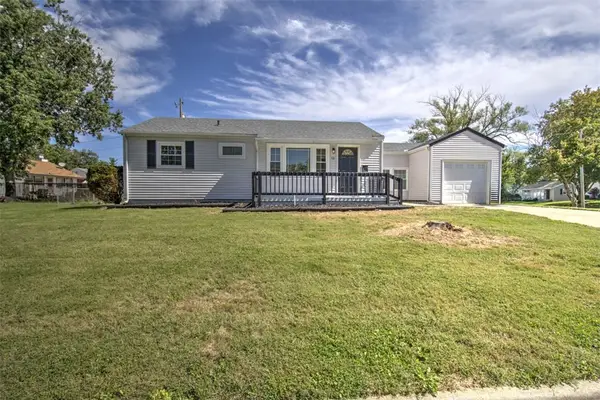 12 Crestview Drive, Decatur, IL 62521