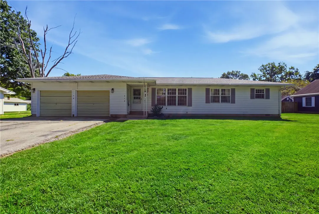 218 N Kansas Street, Atwood, IL 61913 - #1