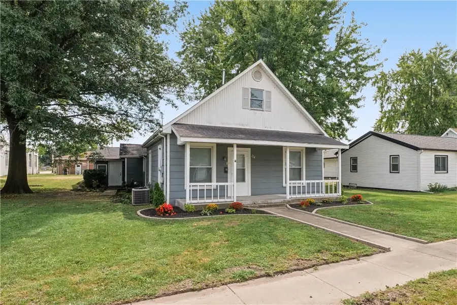 114 W 4th Street, Tilton, IL 61833 - #2