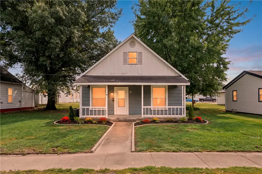 114 W 4th Street, Tilton, IL 61833 - #3