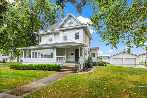 406 E Illinois Street, Arthur, IL 61911