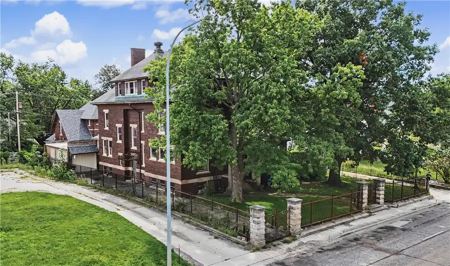 415 N Gilbert Street, Danville, IL 61832 - #3