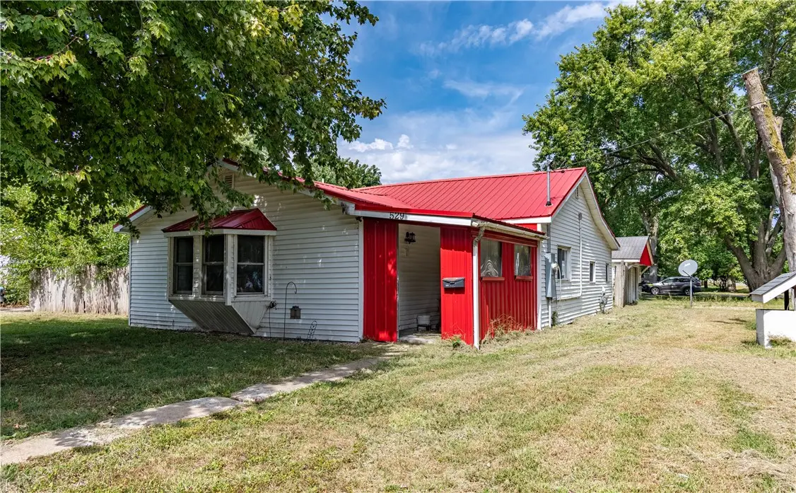 529 E Cedar Street, Moweaqua, IL 62550 - #1