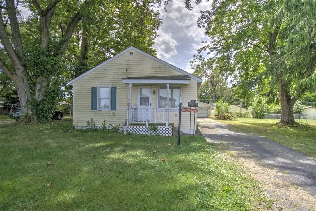 2925 E Harrison Avenue, Decatur, IL 62526 - #1
