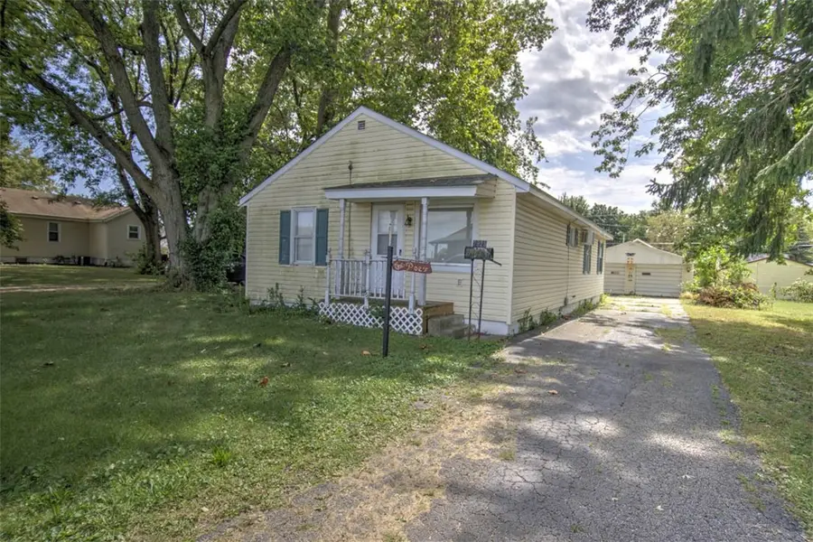 2925 E Harrison Avenue, Decatur, IL 62526 - #2