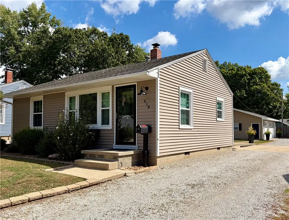 614 Cherry Street, Pana, IL 62557 - #1
