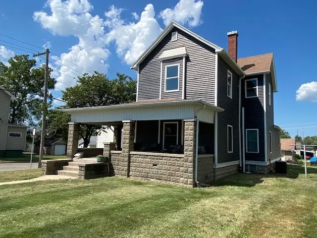 1103 Jefferson Avenue, Charleston, IL 61920 - #2