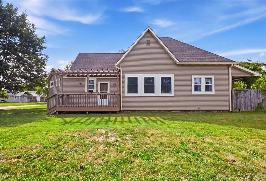 2800 Shelby Avenue, Mattoon, IL 61938 - #2