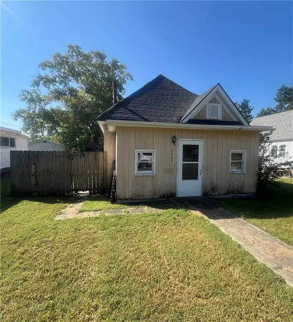 3205 Broadway Avenue, Mattoon, IL 61938