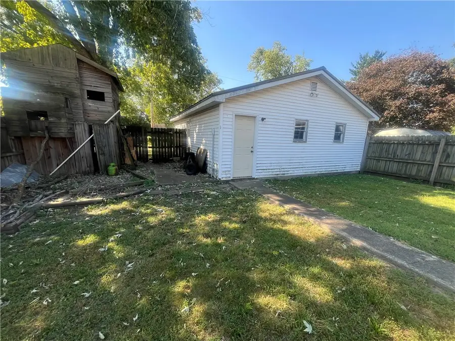 3205 Broadway Avenue, Mattoon, IL 61938 - #2