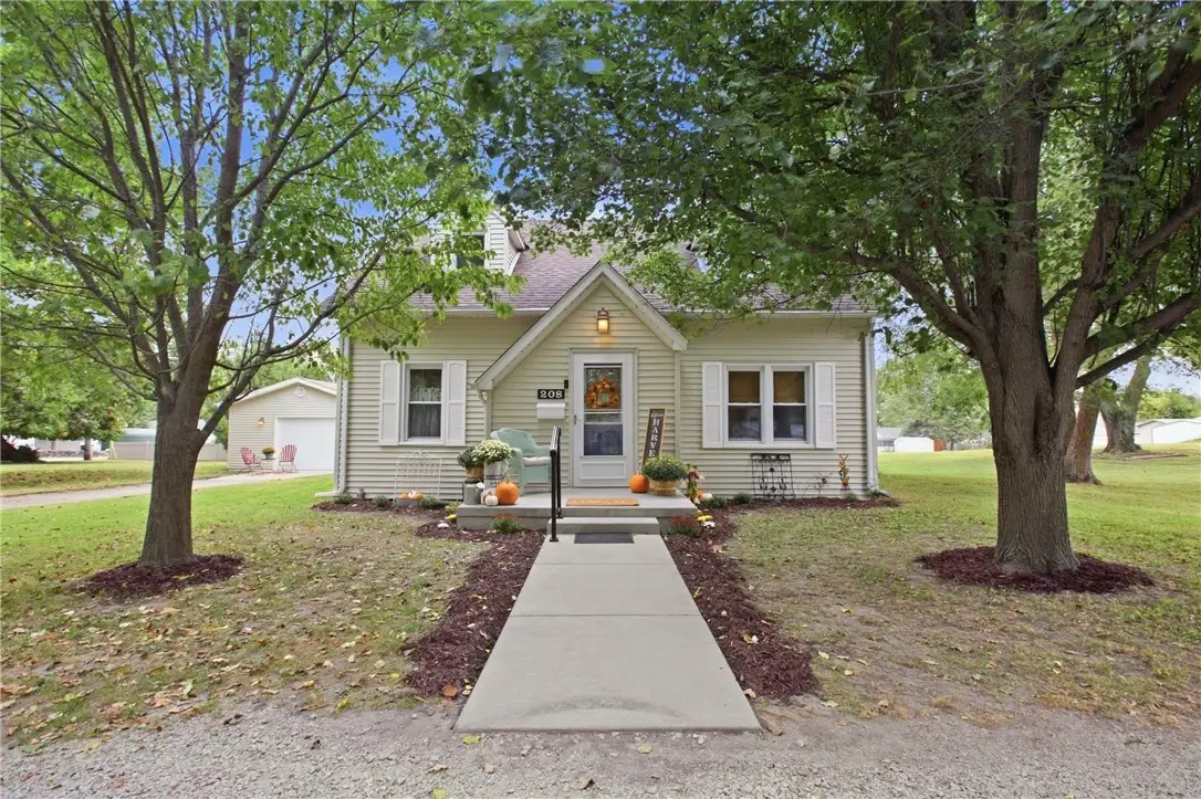 208 Short Street, Paris, IL 61944 - #1