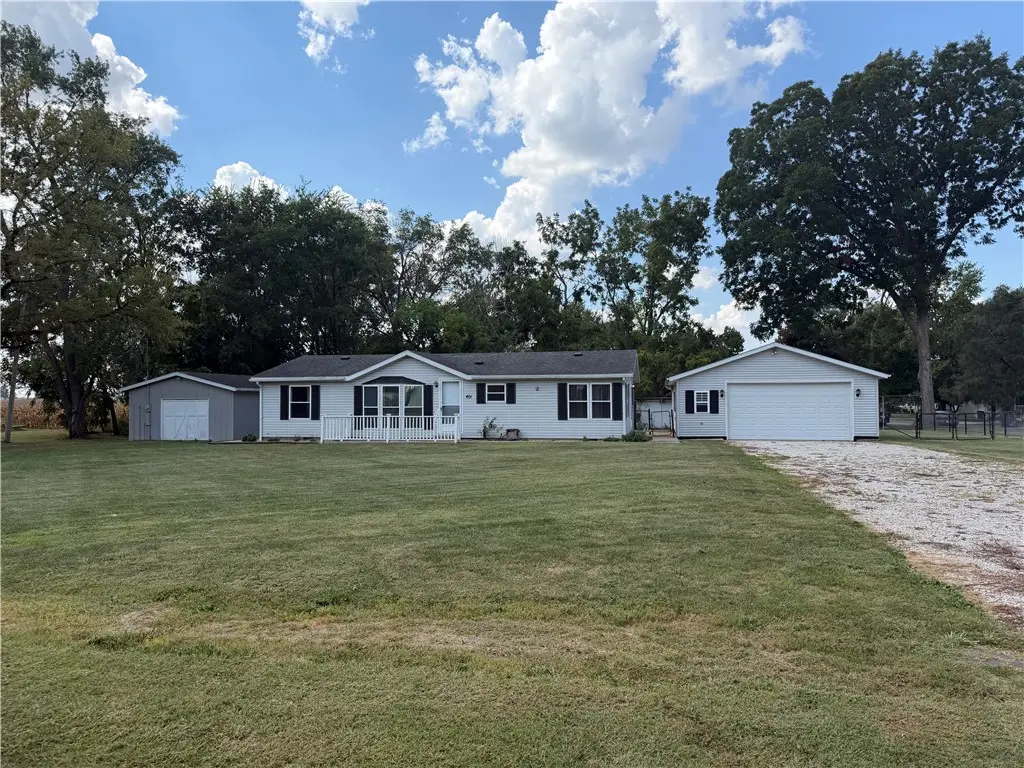 401 Washington Street, Lovington, IL 61937 - #1