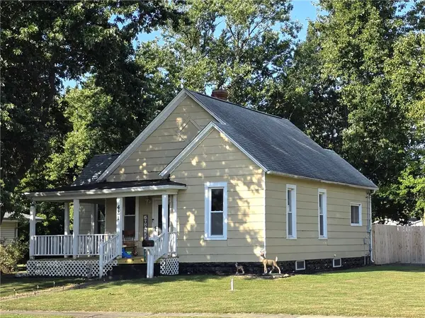 421 N Market Street, Sullivan, IL 61951